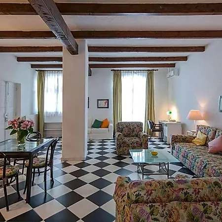 Il Torrione 3* بينيرولو